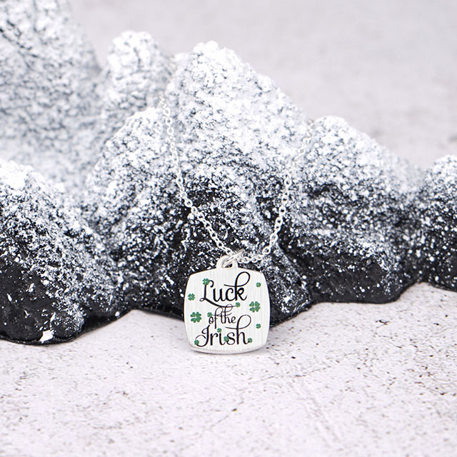 Vierblättriges Kleeblatt-Halskette, Glücksanhänger, Charm-Halskette, Glaube, Hoffnung, Liebe, Glückskette für Frauen und Mädchen, personalisiertes Schmuckgeschenk 