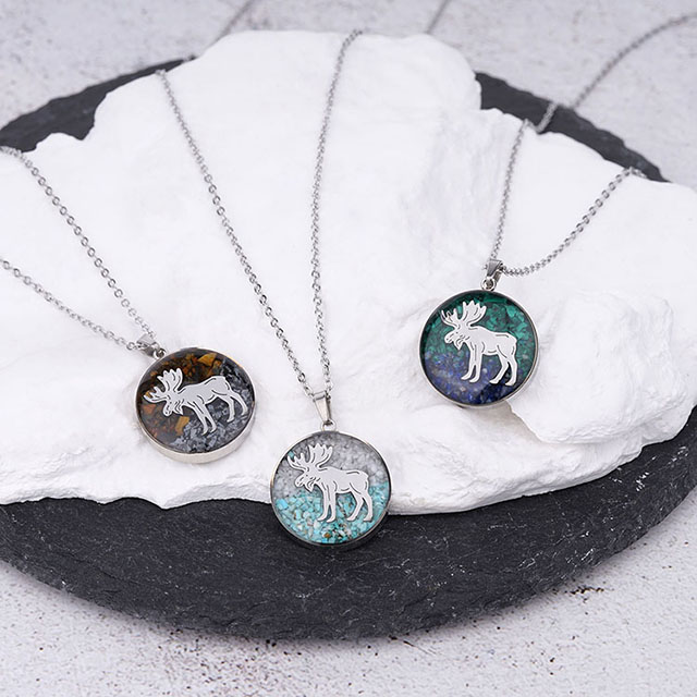 Edelstein-Tier-Halskette für Frauen, türkisfarbene Trommelstein-Anhänger-Halskette, zierliche Kreis-Elch-Bär-Halskette für Frauen und Mädchen, Wildtier-Schmuck, Geschenk