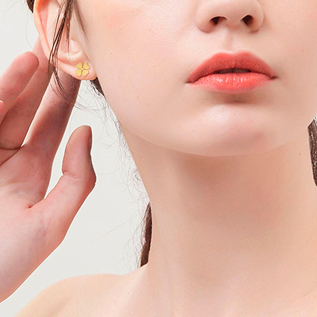 Personalisierter Kleeblatt-Glücksbringer-Ohrring mit vierblättrigem Kleeblatt