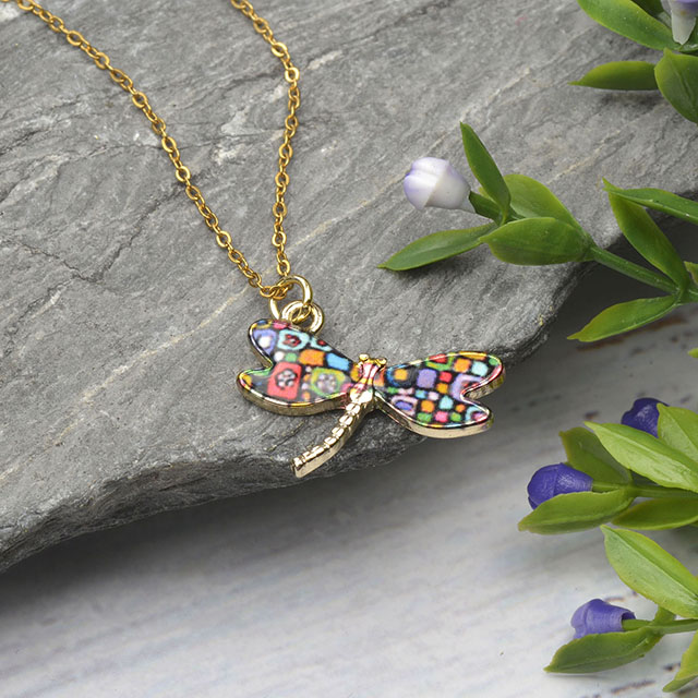 Bunte Libellen-Halskette, handbemalte Libellen-Halsketten für Frauen, zierliche süße Libellen-Charm-Schmuck-Anhänger-Halskette 