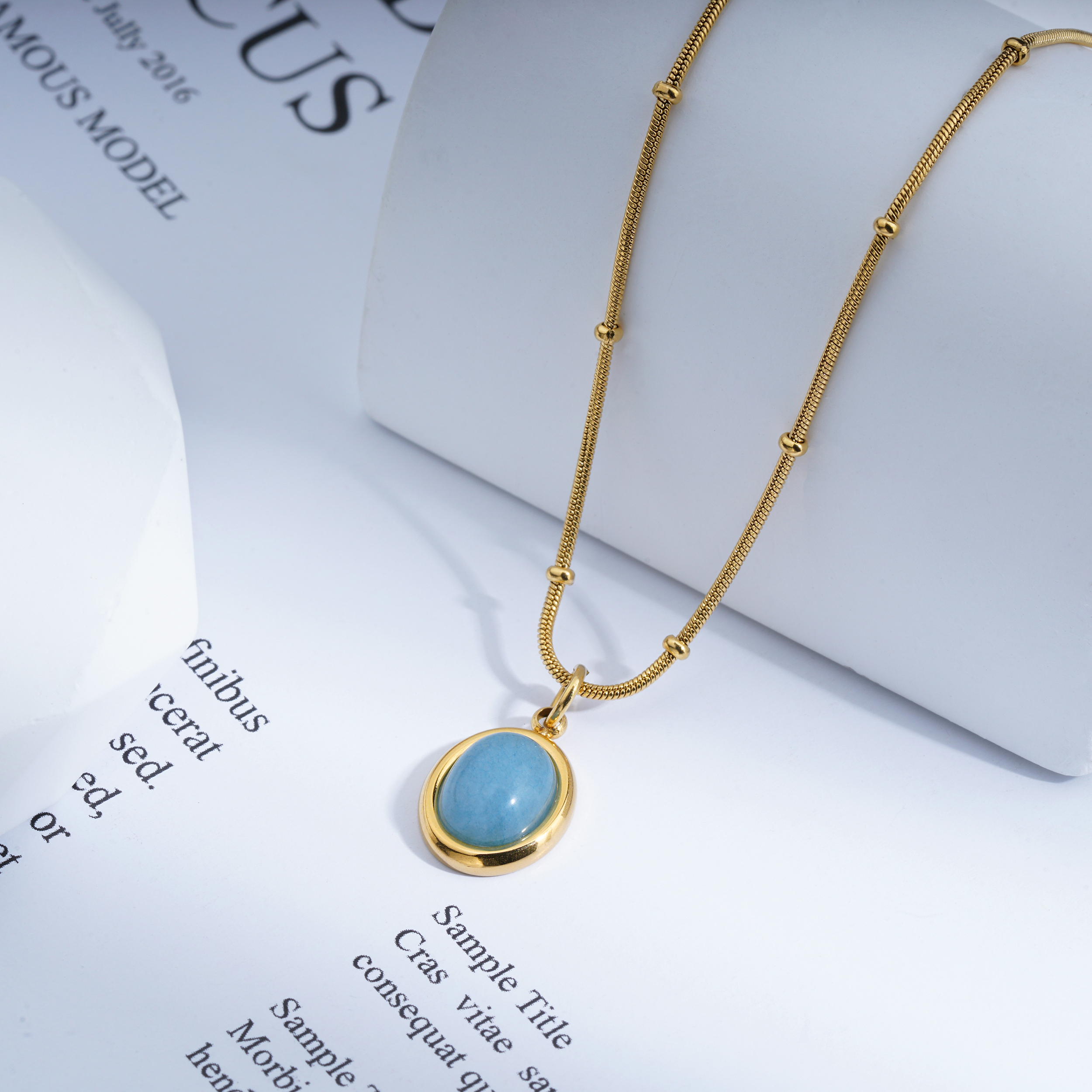 Edelstahl 18K Gold Textur Licht Luxus Stern Meer Oval Saphir Anhänger Halsband 