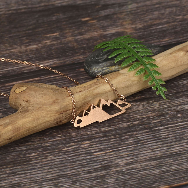 Verschneite Bergkette Halskette mit Berggipfel-Anhänger Halsketten Geschenk für Mädchen, Frauen, Naturliebhaber, Camper, Skifahrer, Reisende, Kletterer und Wanderer