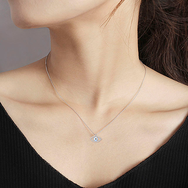 Hamsa- und Augen-Halskette für Mädchen und Frauen, vergoldete Zirkon-Schmuckgeschenke, die die mystischen, böswilligen Kräfte der Welt abwehren.Bring mir gutes Karma.