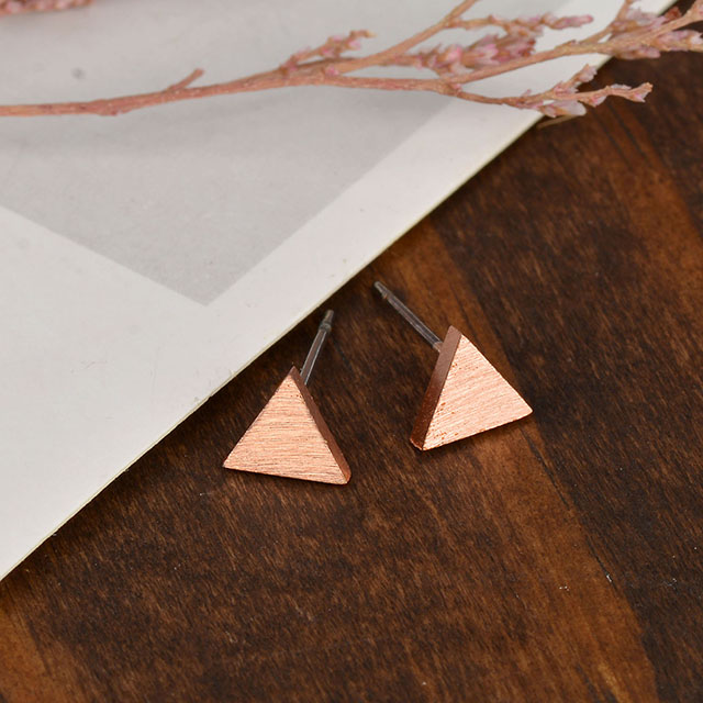 Geometrische Ohrringe, Dreiecksohrringe, Gold, Silber und Roségold.Modische Damenohrringe.