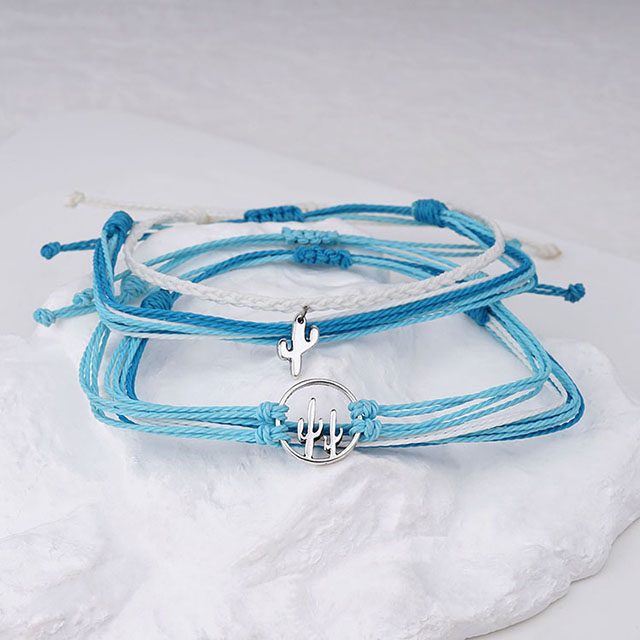 Niedliche Kaktus-Charm-Schnur-Armbänder, verstellbare bunte geflochtene handgefertigte Strandarmbänder