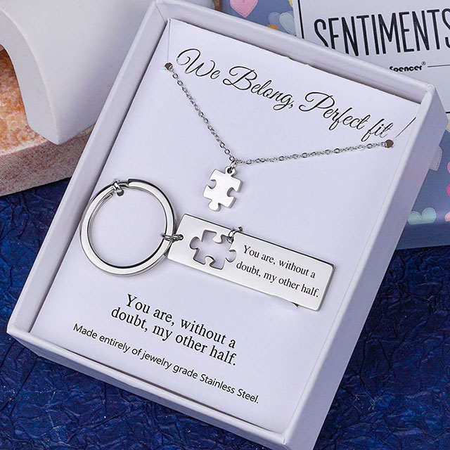 Individuell gravierter Edelstahl-Schmuck, passende Schlüsselanhänger-Halskette mit Puzzle-Karte