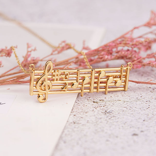 Rechteckige Streifen-Halskette mit Musiknoten-Anhänger als Geschenk