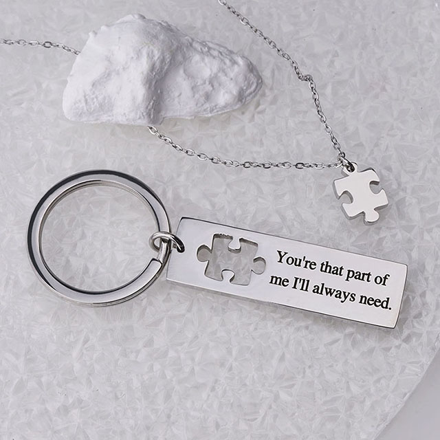 Individuell gravierter Edelstahl-Schmuck, passende Schlüsselanhänger-Halskette mit Puzzle-Karte