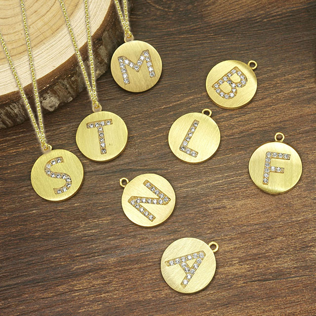  Initialen-Halskette für Frauen, 18 Karat vergoldet, zierliche Zirkonia-Initialen-Halsketten, runde Scheibe, AZ, Alphabet-Buchstaben-Halsketten-Anhänger für Frauen und Mädchen, Schmuck, Geburtstagsgeschenk