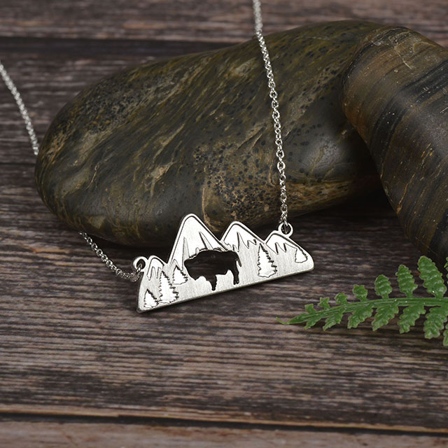 Berg-Halskette für Damen, versilbert, mit Tierausschnitt, Wald, Baum, Gebirge, Anhänger, Halskette, Naturschmuck, Geschenk für Skifahrer, Wanderer, Naturliebhaber