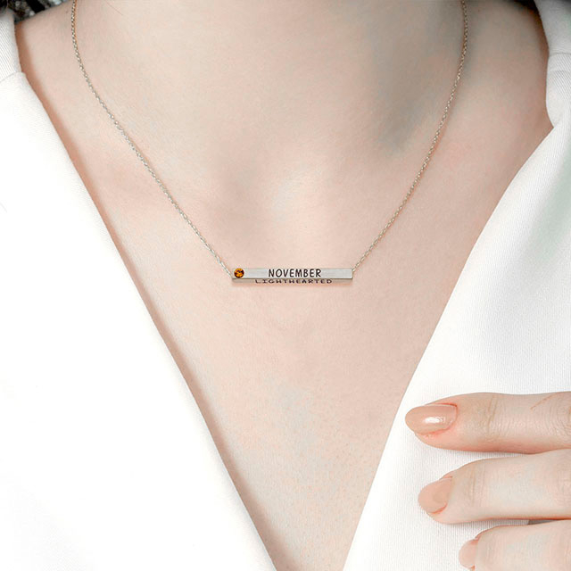 Geburtsmonats-Halskette aus echtem Mattsilber mit 4-seitigem horizontalem Balkenanhänger und Geburtsstein