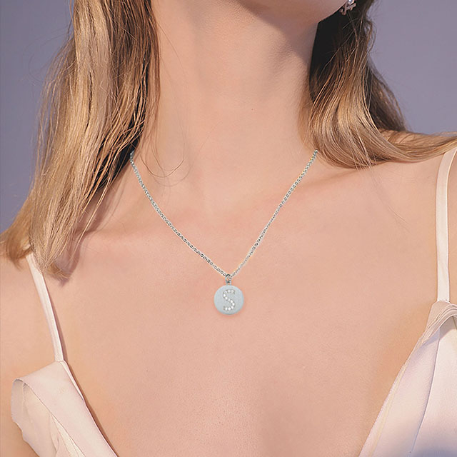 Initialen-Halskette für Frauen, versilbert, zierliche Zirkonia-Initialen-Halsketten, runde Scheibe, AZ, Alphabet-Buchstaben-Halsketten-Anhänger für Frauen und Mädchen, Schmuck, Geburtstagsgeschenk