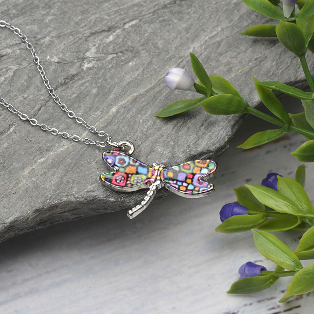 Bunte Libellen-Halskette, handbemalte Libellen-Halsketten für Frauen, zierliche süße Libellen-Charm-Schmuck-Anhänger-Halskette – Silber