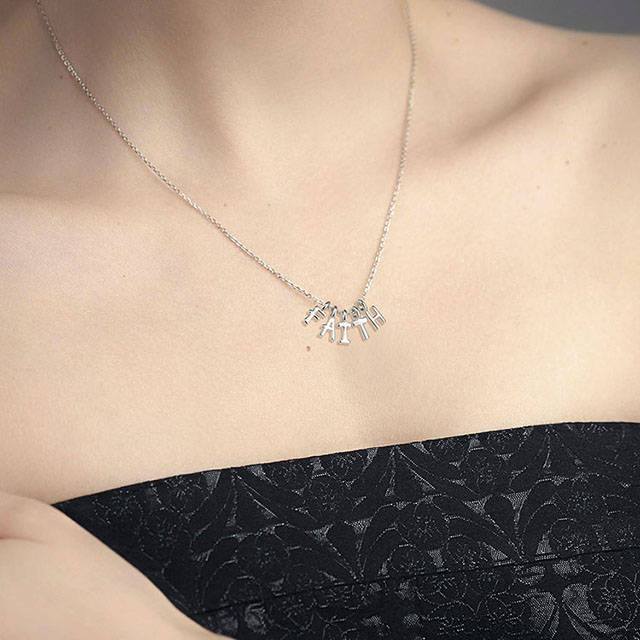 Kreuz-Halsketten für Damen, versilbert, vergoldet, zierliche kleine Herz-Kreuz-Halsketten-Anhänger, Glaube-Halskette, Gebetsanhänger, christlicher religiöser Geburtstag, Weihnachtsschmuck für Frauen und Mädchen