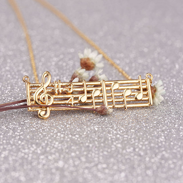 Rechteckige Streifen-Halskette mit Musiknoten-Anhänger als Geschenk