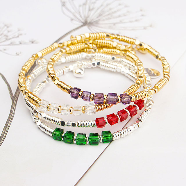 Zierliche 18 Karat vergoldete Perlenarmbänder für Frauen, stapelbare Kristall-Edelstein-Perlen-Stretch-Armbänder für Frauen und Mädchen, Schmuckgeschenk