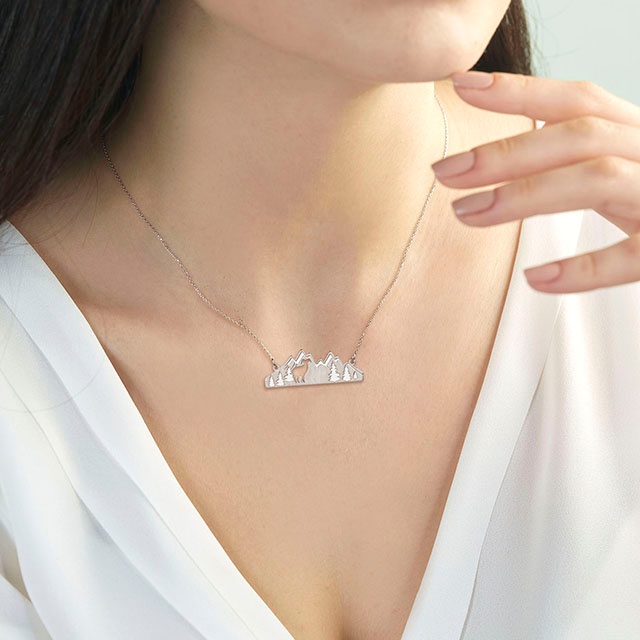 Berg-Halskette für Damen, versilbert, mit Tierausschnitt, Wald, Baum, Gebirge, Anhänger, Halskette, Naturschmuck, Geschenk für Skifahrer, Wanderer, Naturliebhaber