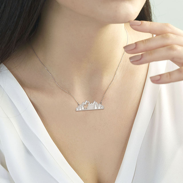 Berg-Halskette für Damen, versilbert, mit Tierausschnitt, Wald, Baum, Gebirge, Anhänger, Halskette, Naturschmuck, Geschenk für Skifahrer, Wanderer, Naturliebhaber