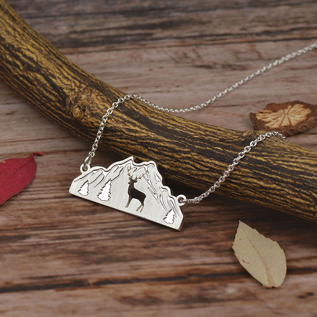 Berg-Halskette für Damen, versilbert, mit Tierausschnitt, Wald, Baum, Gebirge, Anhänger, Halskette, Naturschmuck, Geschenk für Skifahrer, Wanderer, Naturliebhaber
