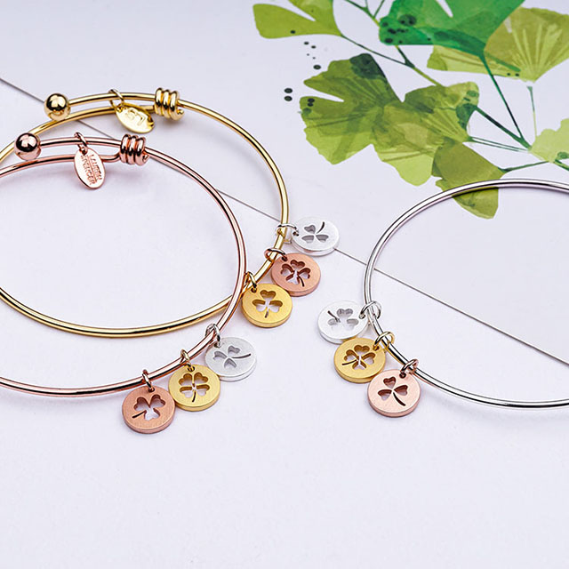 Vierblättriges Kleeblatt-Armband, Glückskleeblatt-Anhänger, Charm-Armreif, Glaube, Hoffnung, Liebe, Glücksarmband für Frauen und Mädchen, personalisiertes Schmuckgeschenk