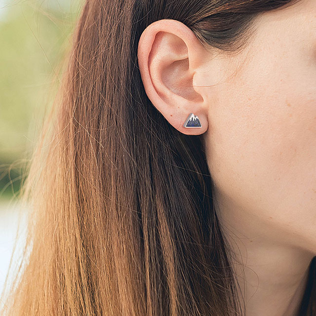 Berg-Ohrstecker für Damen, kleine, mit getrommelten Edelsteinsplittern gefüllte Bergketten-Ohrringe, Edelstahl, Schneeberg-Ohrstecker für Mädchen, Schmuck, Geschenk 