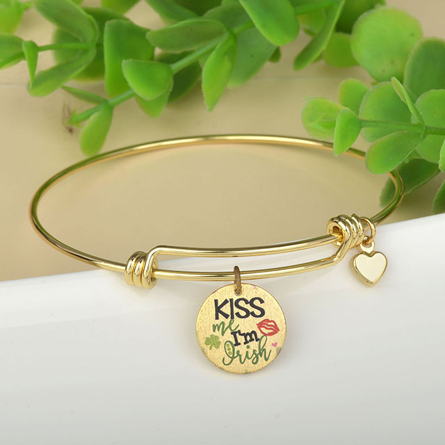 Vierblättriges Kleeblatt-Armband, erweiterbarer Glückskleeblatt-Anhänger, Charm-Armreif, Glaube, Hoffnung, Liebe, Glücksbringer, rundes Scheibenarmband für Frauen und Mädchen, personalisiertes Schmuckgeschenk