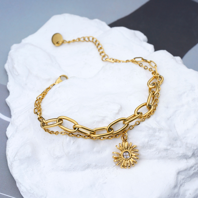 Doppelschichtiger Kettenschmuck aus 14 Karat vergoldetem Edelstahl