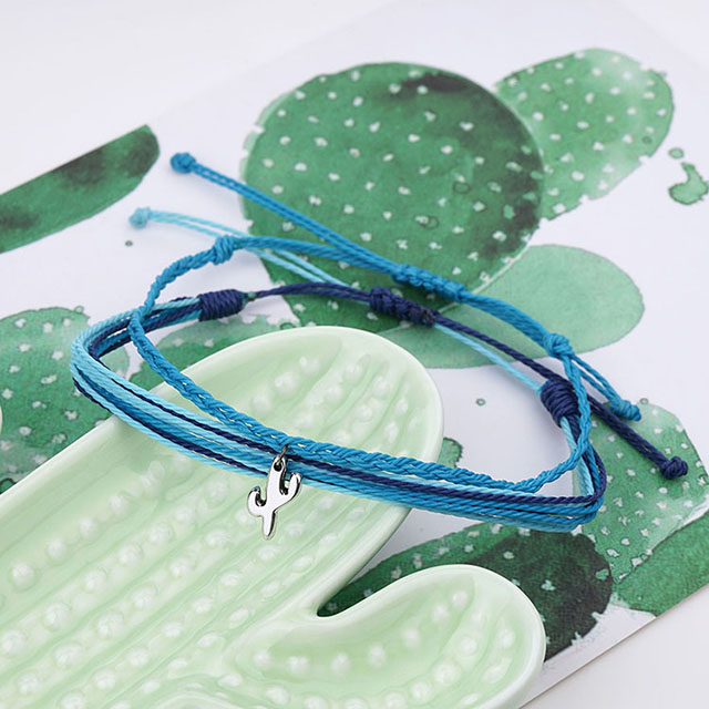 Niedliche Kaktus-Charm-Schnur-Armbänder, verstellbare bunte geflochtene handgefertigte Strandarmbänder