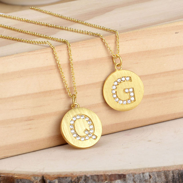  Initialen-Halskette für Frauen, 18 Karat vergoldet, zierliche Zirkonia-Initialen-Halsketten, runde Scheibe, AZ, Alphabet-Buchstaben-Halsketten-Anhänger für Frauen und Mädchen, Schmuck, Geburtstagsgeschenk