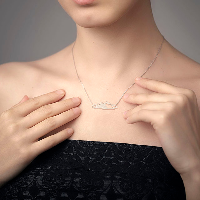 Verschneite Bergkette Halskette mit Berggipfel-Anhänger Halsketten Geschenk für Mädchen, Frauen, Naturliebhaber, Camper, Skifahrer, Reisende, Kletterer und Wanderer